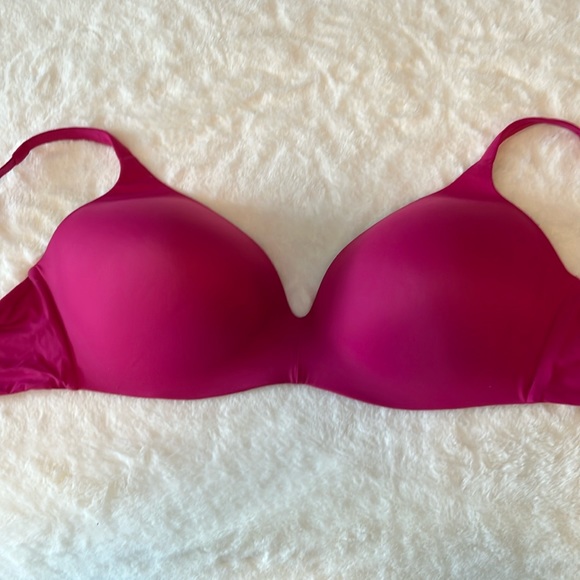 Victoria's Secret Other - Victoria’s Secret Body IPEX fuchsia bra 36DD